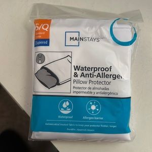 NEW! Waterproof & anti-allergen pillow cover (1) standard/queen